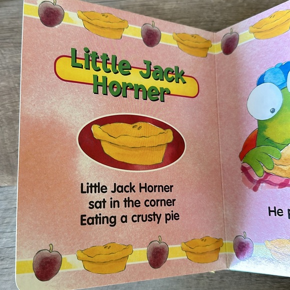 Mother Goose Nursery Rhymes 2002 with spider toy no CD - Picture 7 of 12